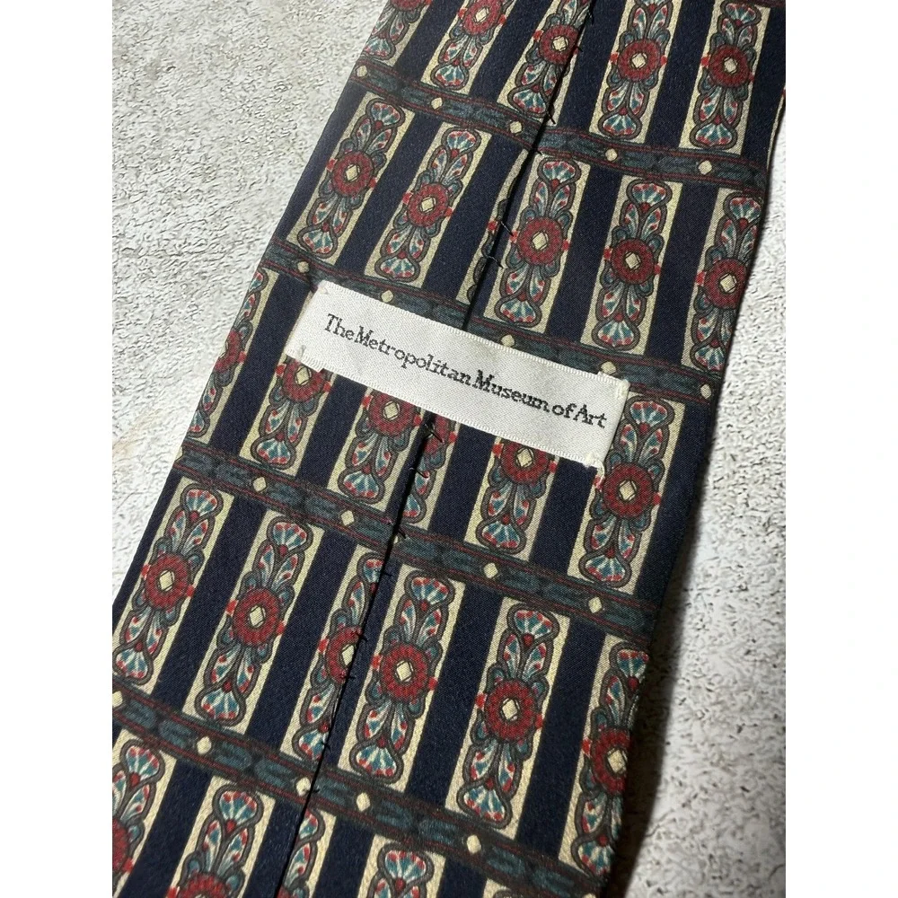 The Metropolitan Museum Of Art 100% Silk Tie Mens OS Blue Floral Necktie Italy